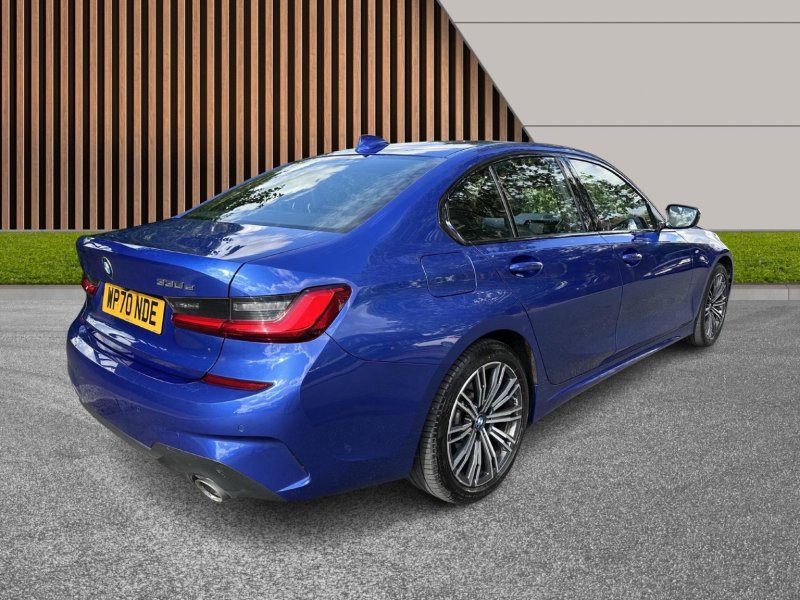 BMW 3 SERIES