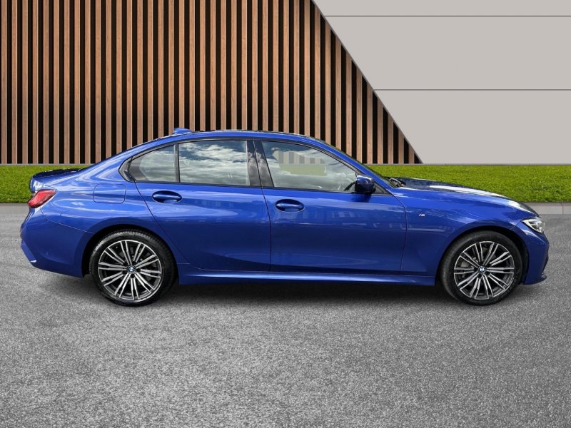 View BMW 3 SERIES 2.0 330e 12kWh M Sport Auto Euro 6 (s/s) 4dr