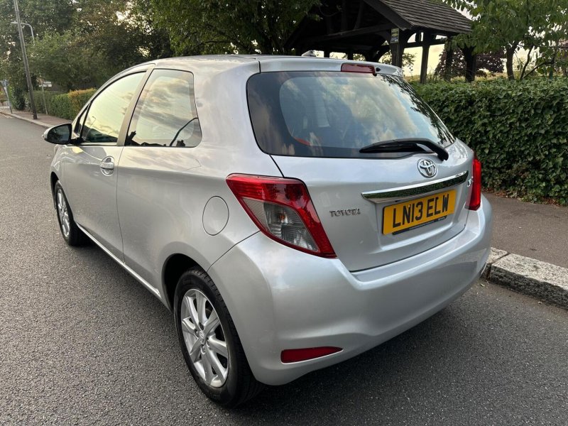 TOYOTA YARIS