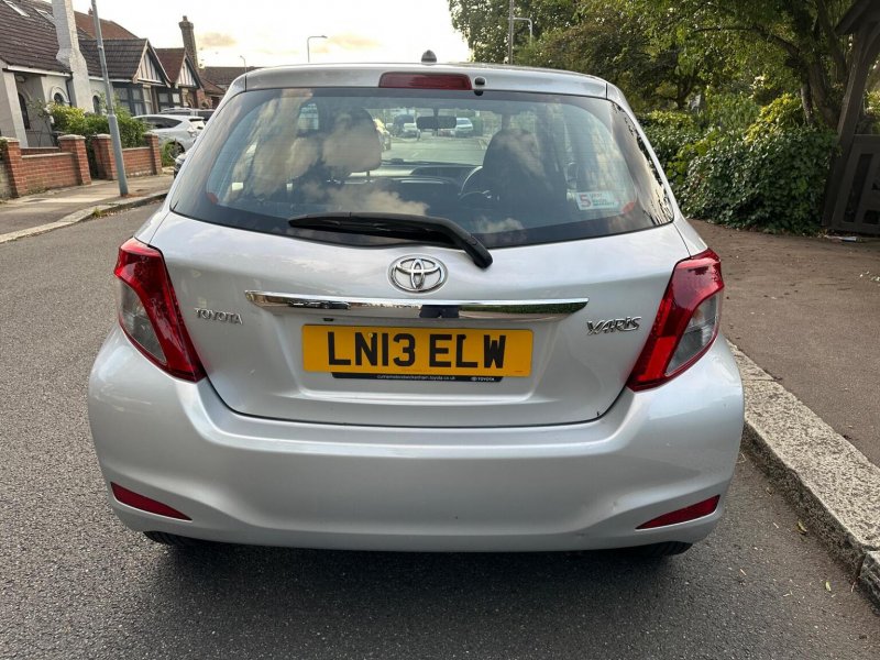 TOYOTA YARIS