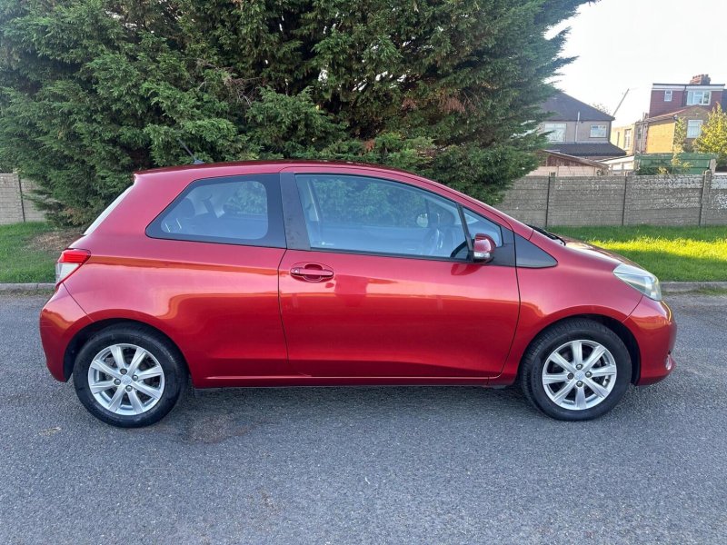 View TOYOTA YARIS 1.33 Dual VVT-i TR Euro 5 3dr