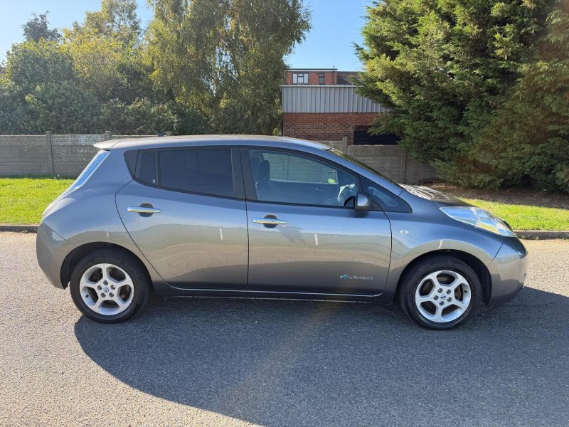 View NISSAN LEAF 24kWh Acenta Auto 5dr